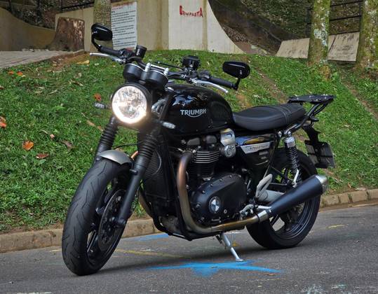 TRIUMPH SPEED TWIN 